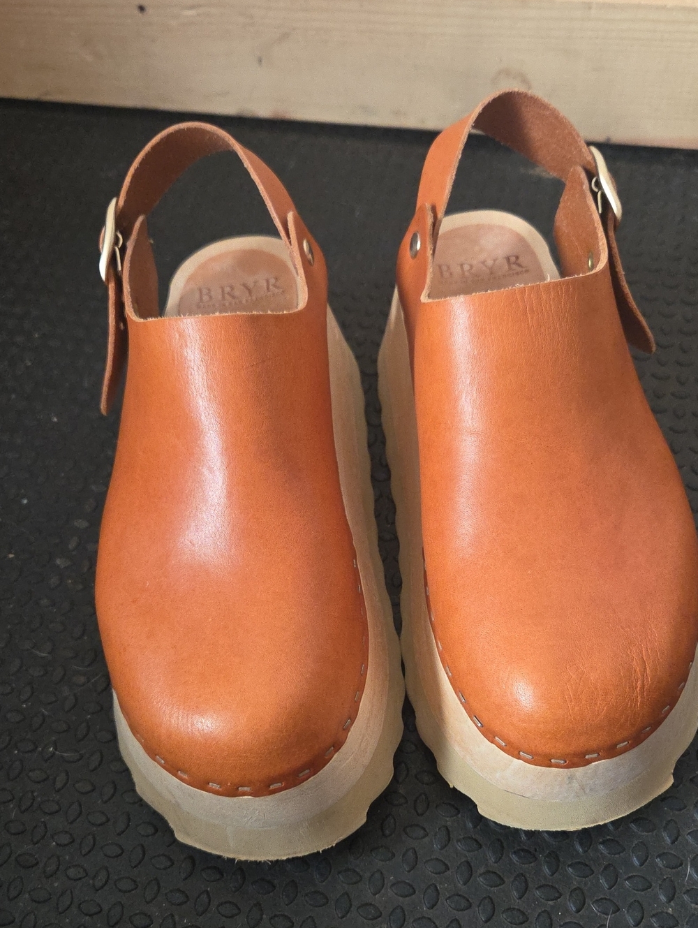 Bryr Tegan Clog - Whiskey